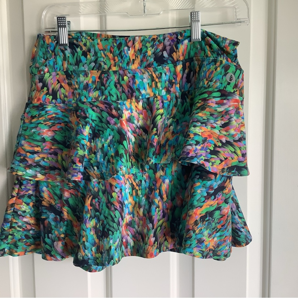 Dona Jo Multicolor Print Women’s Skort 
14.5 “ Length
Large